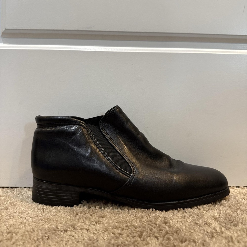 Munro American Boots Womens Size 8 Black Leather Ankle Block Heel Booties